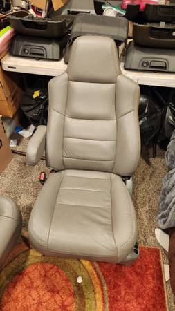 Sedačky — Seat, sivá, dovoz USA — foto 1