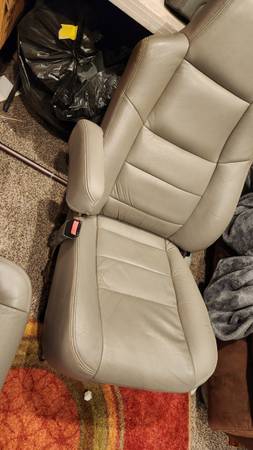 Sedačky — Seat, sivá, dovoz USA — foto 5 z 12