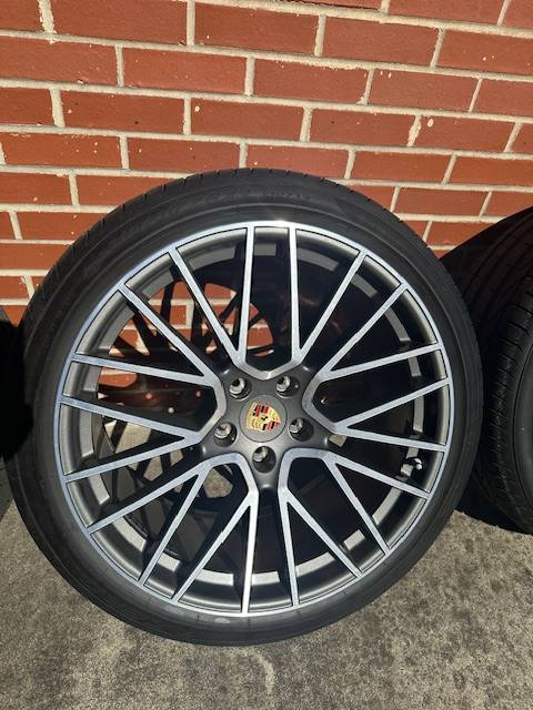 Kola — Porsche Cayenne, dovoz USA — foto 3 z 12