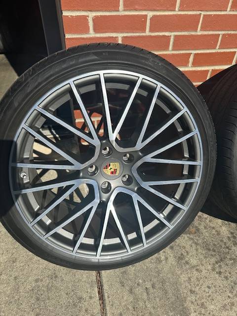 Kola — Porsche Cayenne, dovoz USA — foto 5 z 12