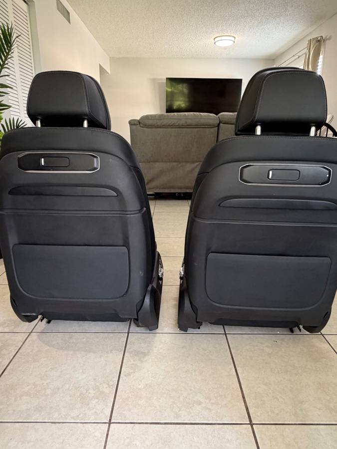 Sedačky — Seat, čierna, dovoz USA — foto 2 z 8