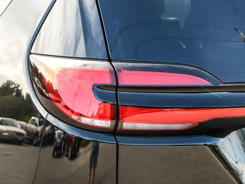 2027 Chrysler Pacifica Select, čierna, 0 km, dovoz Kanada — foto 6 z 12