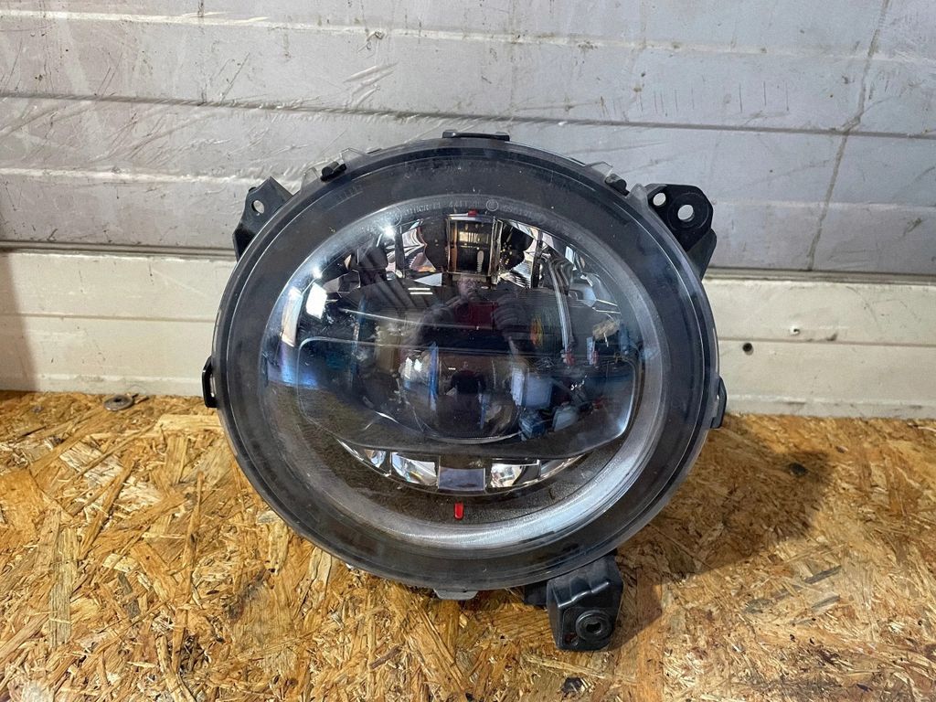 68596462AA Jeep Wrangler světlomet, Skladom v EÚ — foto 1