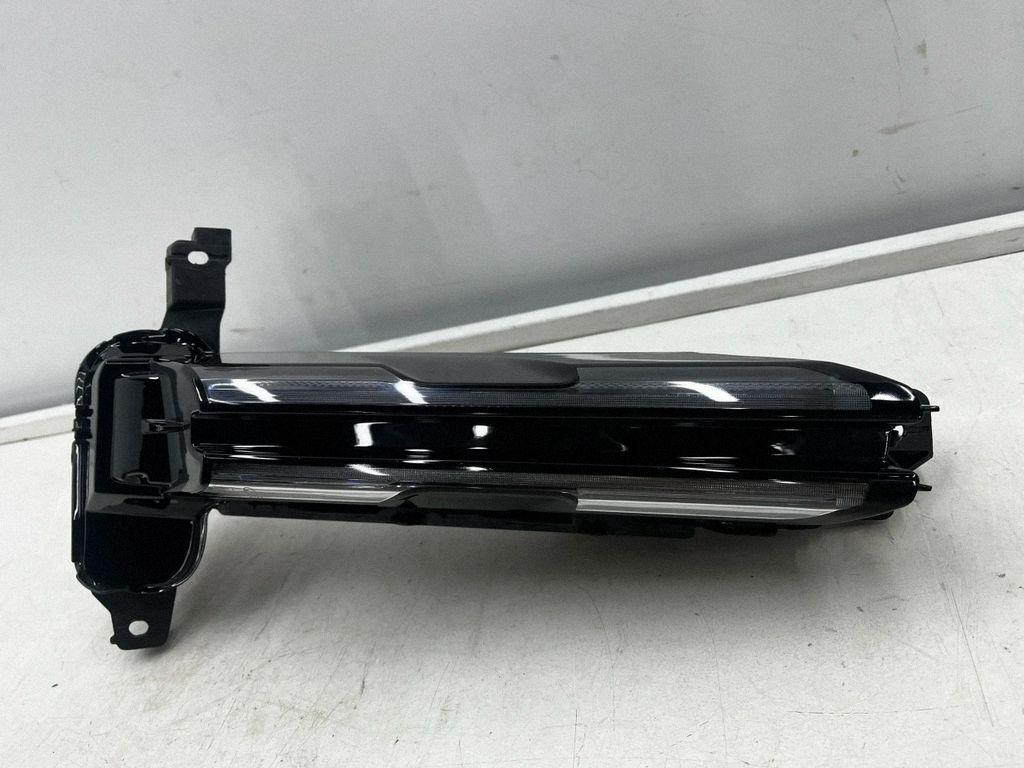 976953042E Porsche Panamera (976) světlomet, Skladom v EÚ — foto 1