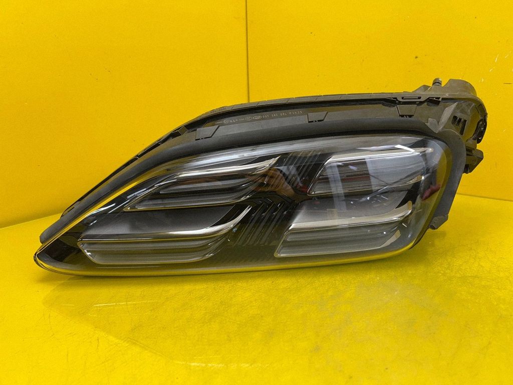95C941009G Porsche Macan (95C) světlomet, Skladom v EÚ — foto 1