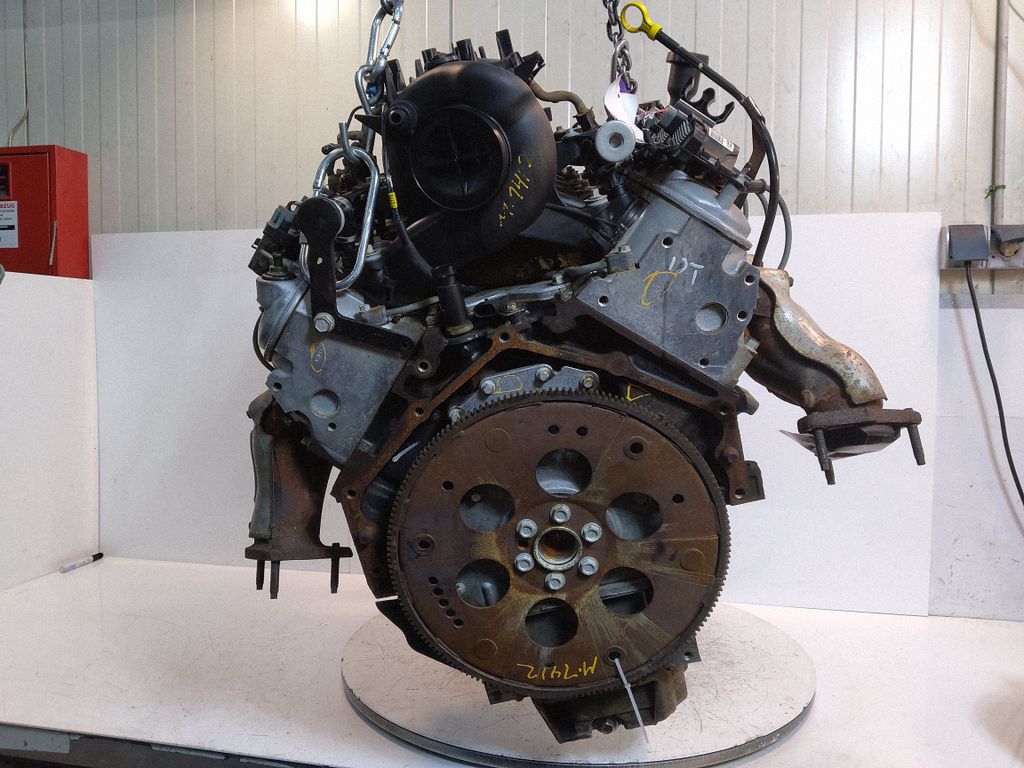 Cadillac Escalade Engine, Skladom v EÚ — foto 1