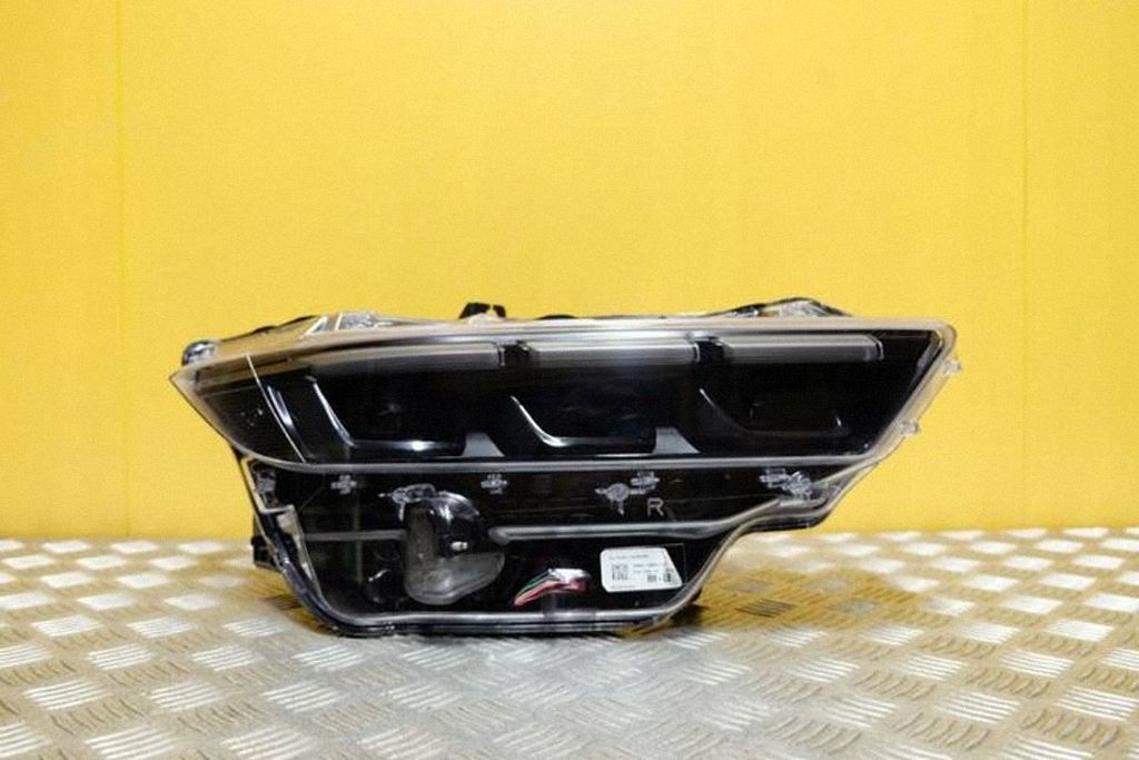 Ford Mustang VII světlomet, Skladom v EÚ — foto 1