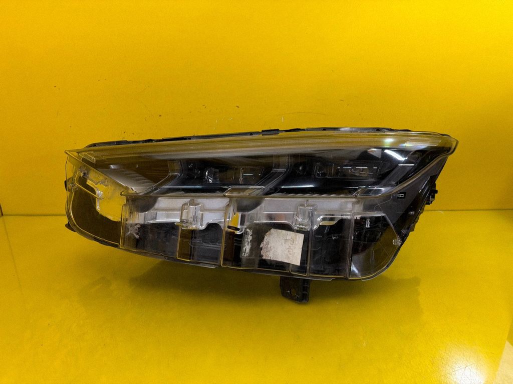 Ford Mustang Mach-E světlomet, Skladom v EÚ — foto 1