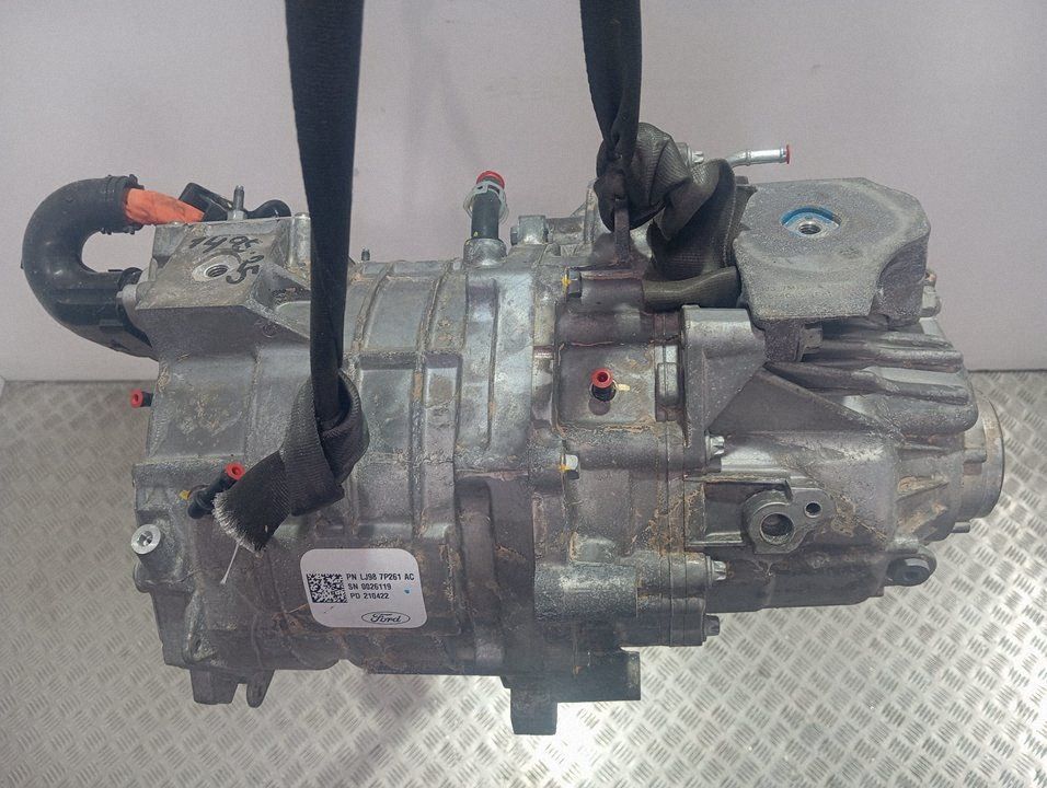 LJ987P261AC Ford Mustang VI Engine, Skladom v EÚ — foto 1