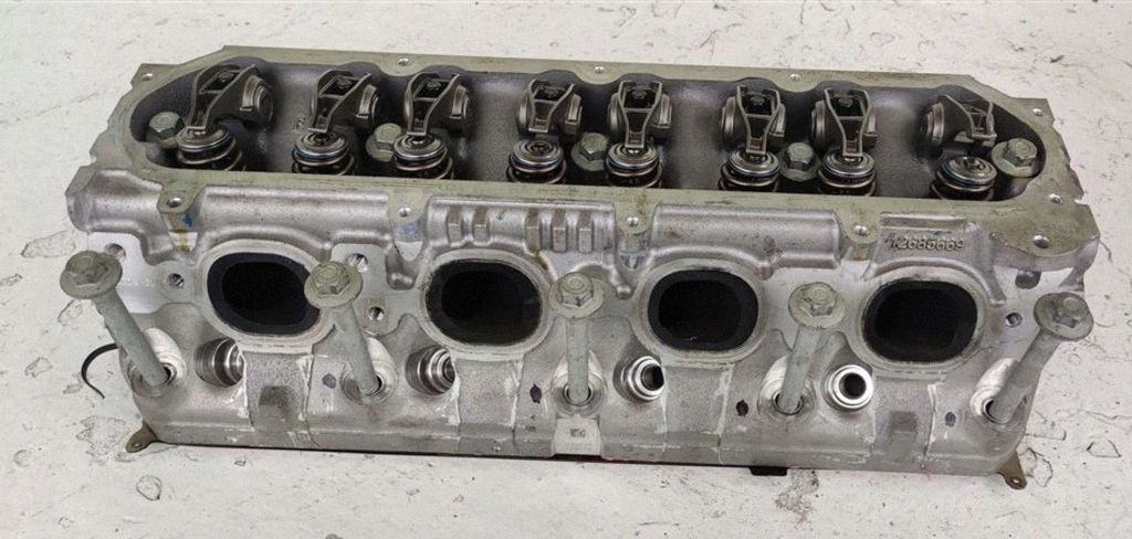 12685669 Chevrolet Camaro Engine head, Skladom v EÚ — foto 2 z 16