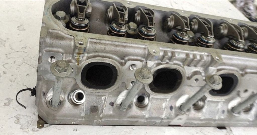 12685669 Chevrolet Camaro Engine head, Skladom v EÚ — foto 8 z 16