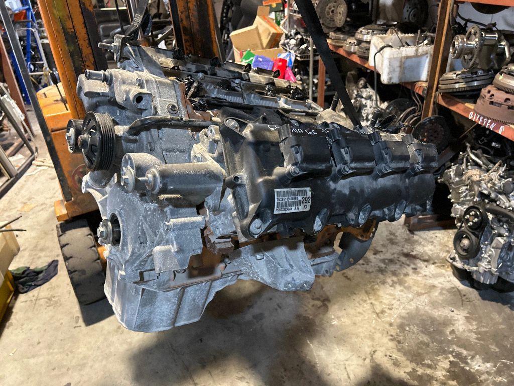 P05038292KA Dodge Challenger Engine, Skladom v EÚ — foto 1