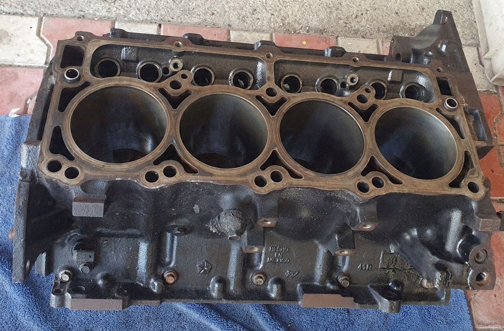 Dodge Charger Engine block, Skladom v EÚ — foto 1