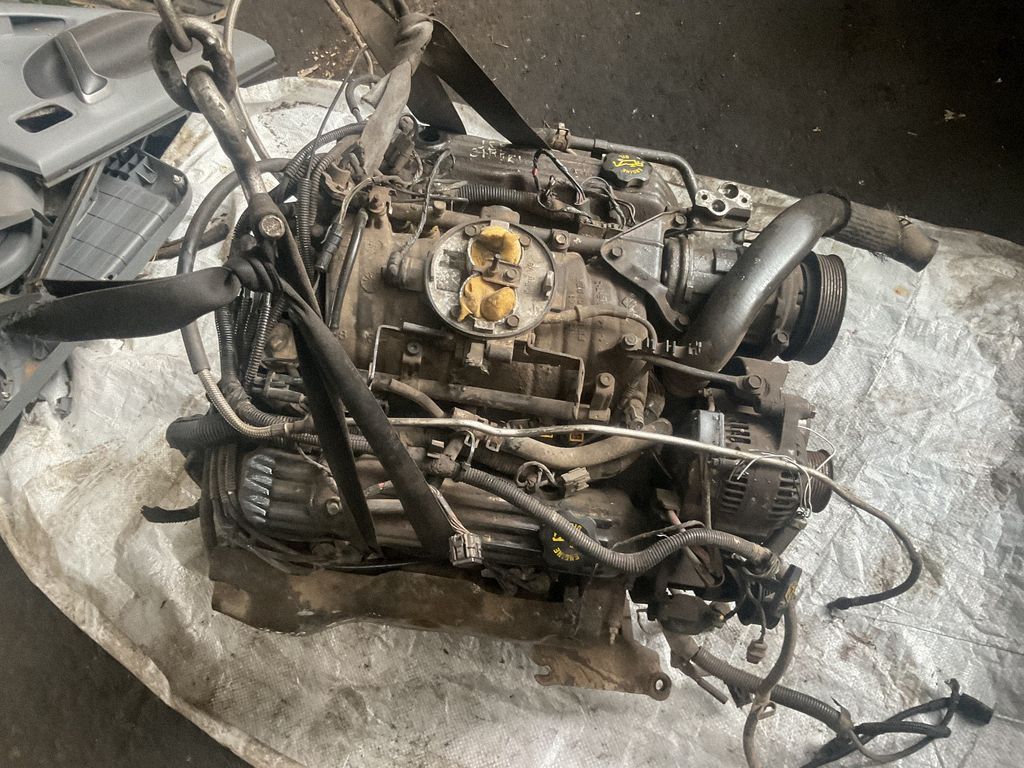 Motor — Jeep Cherokee, Skladom v EÚ — foto 1