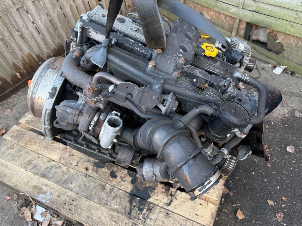 Motor — Jeep Cherokee, Skladom v EÚ — foto 1 z 19 Motor — Jeep Cherokee, Skladom v EÚ — foto 1 z 19