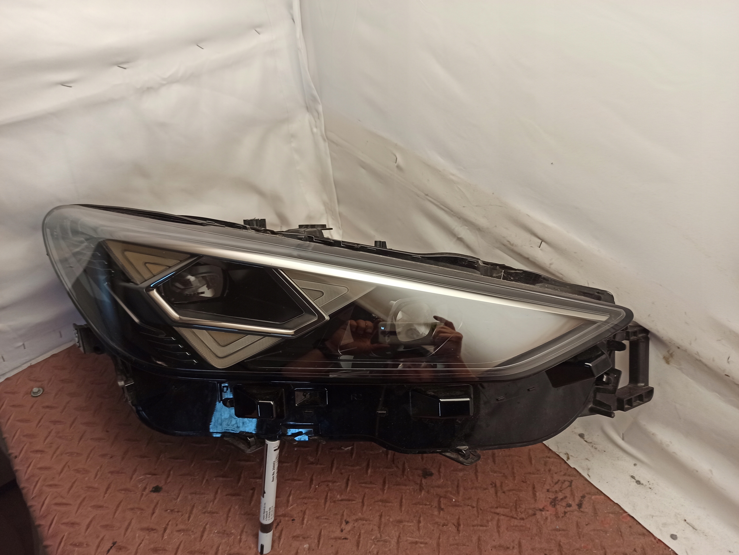 Světlomet — Cupra, Skladom v EÚ — foto 10 z 16