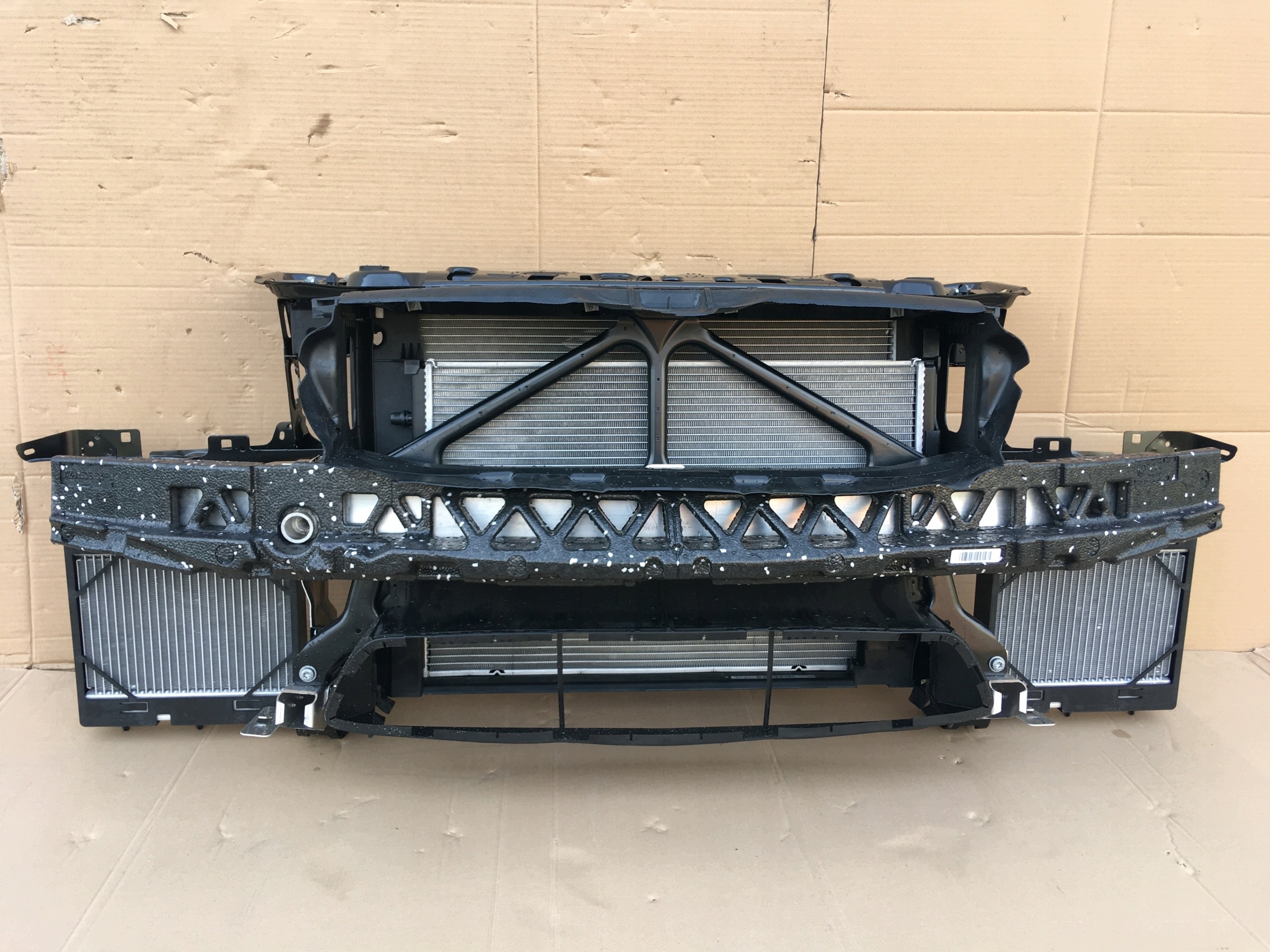 Komplet předek — BMW M3, Skladom v EÚ — foto 1