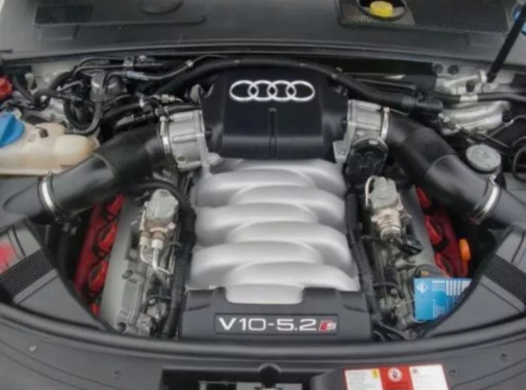 Motor — Audi A8 5.2, Skladom v EÚ — foto 1