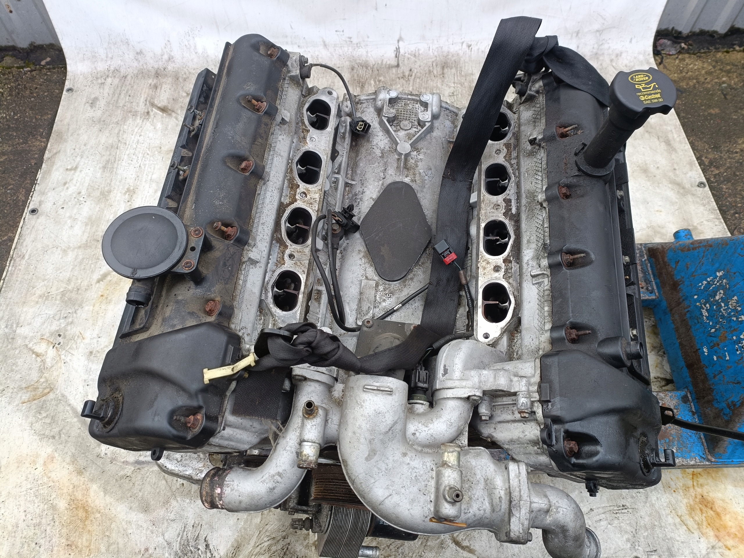 Kompletní motor — Land Rover 4.4 V8, Skladom v EÚ — foto 1