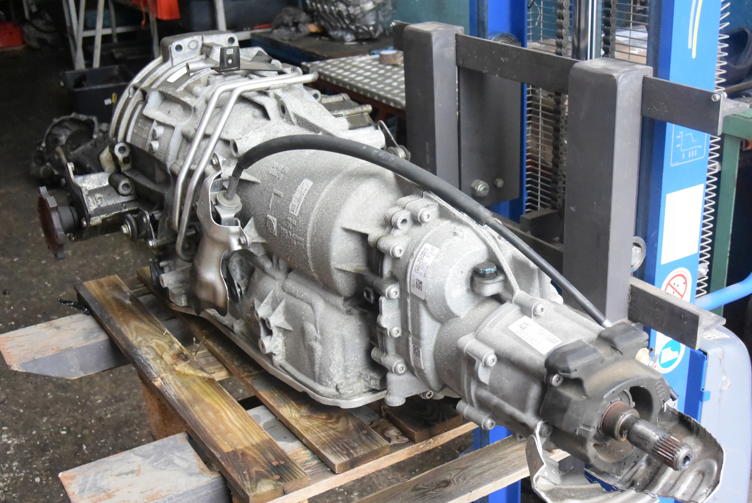 Převodovka ZF 1087034023 — Audi Q5 3.0 TFSI, Skladom v EÚ — foto 1