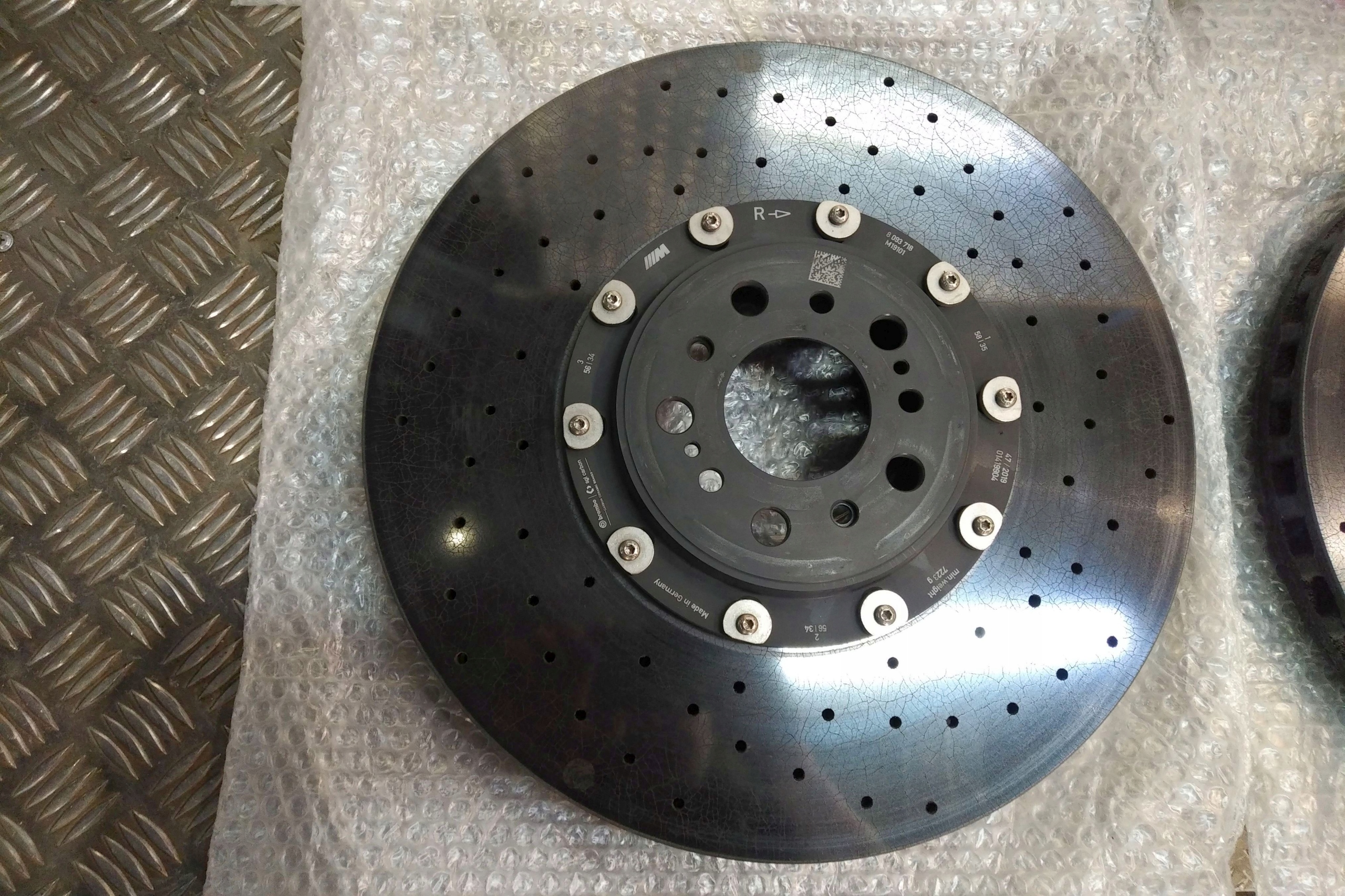 OEM komponent — BMW M3, Skladom v EÚ — foto 1