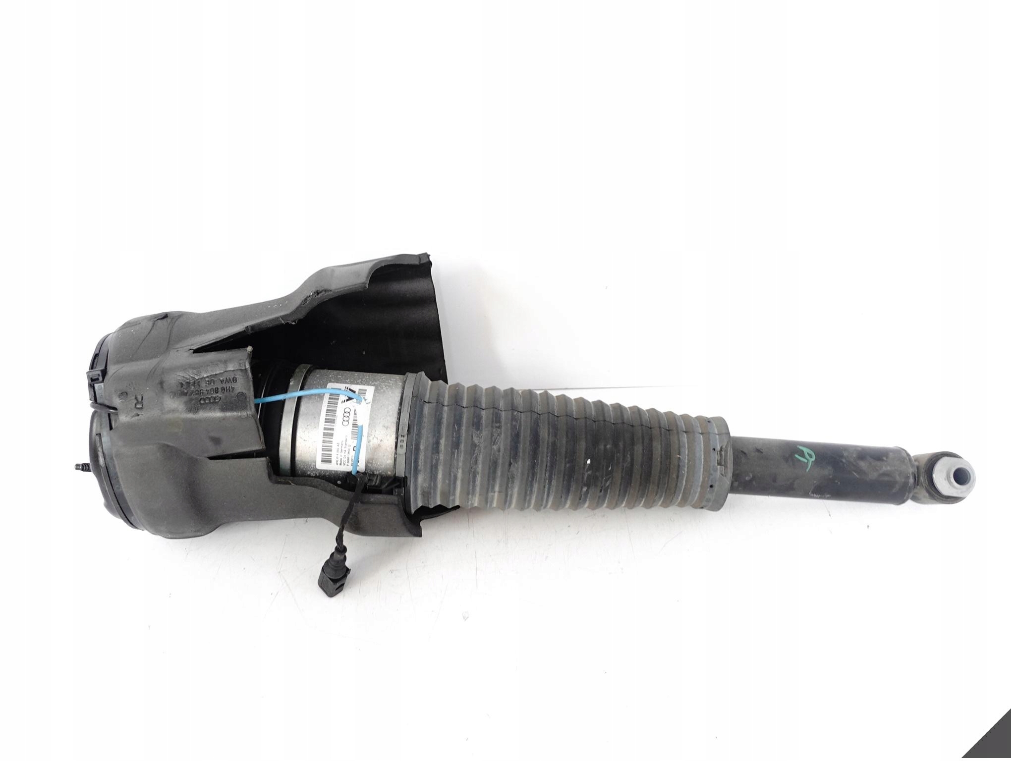 OEM komponent — Audi A8, Skladom v EÚ — foto 1