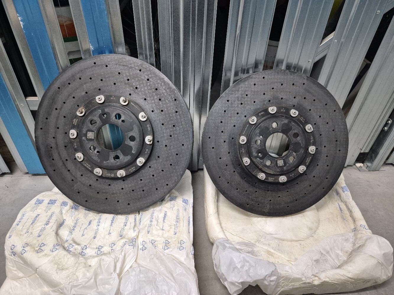 OEM komponent — Audi Q7, Skladom v EÚ — foto 1
