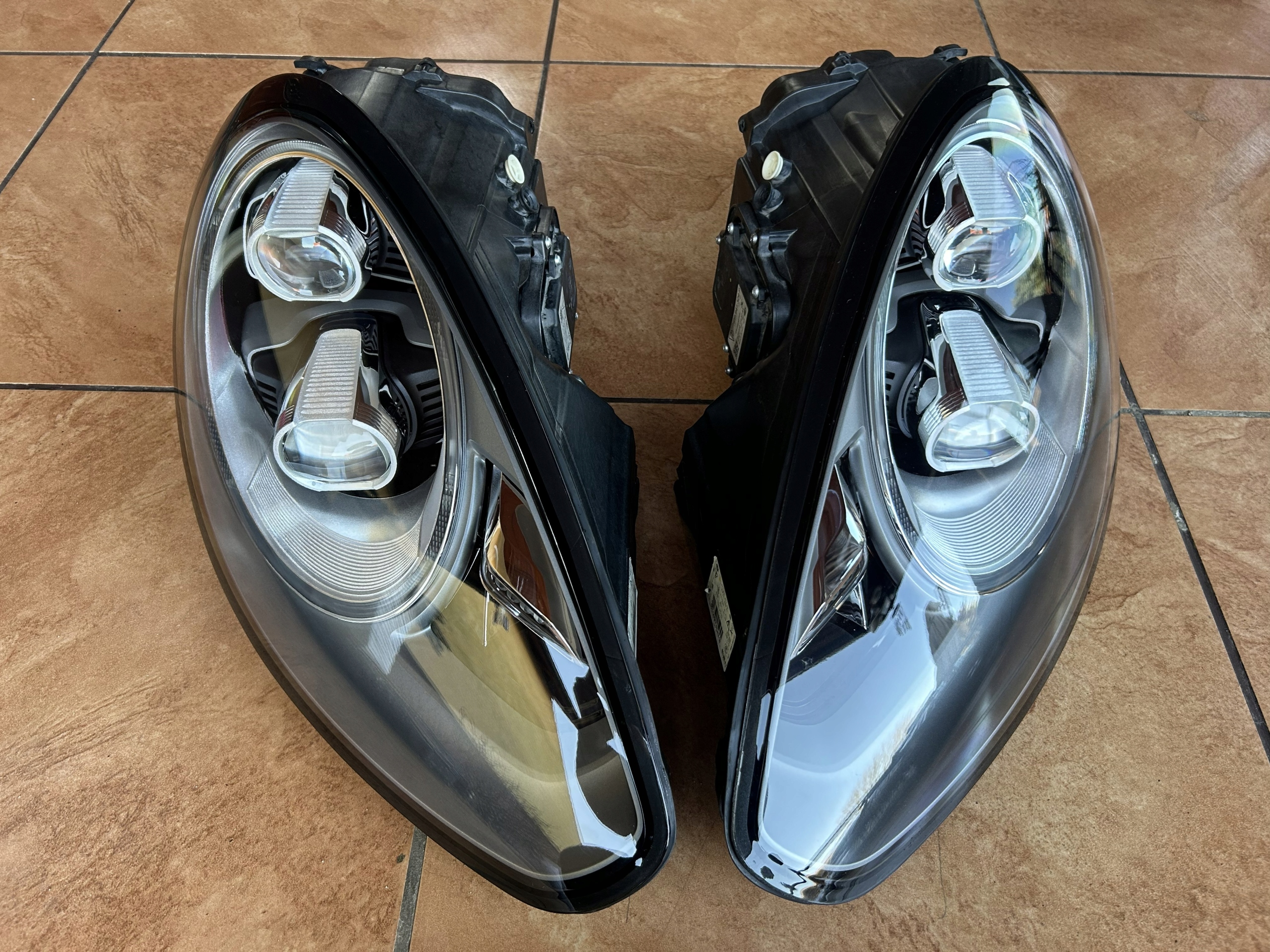 Světlomet — BMW, Skladom v EÚ — foto 1