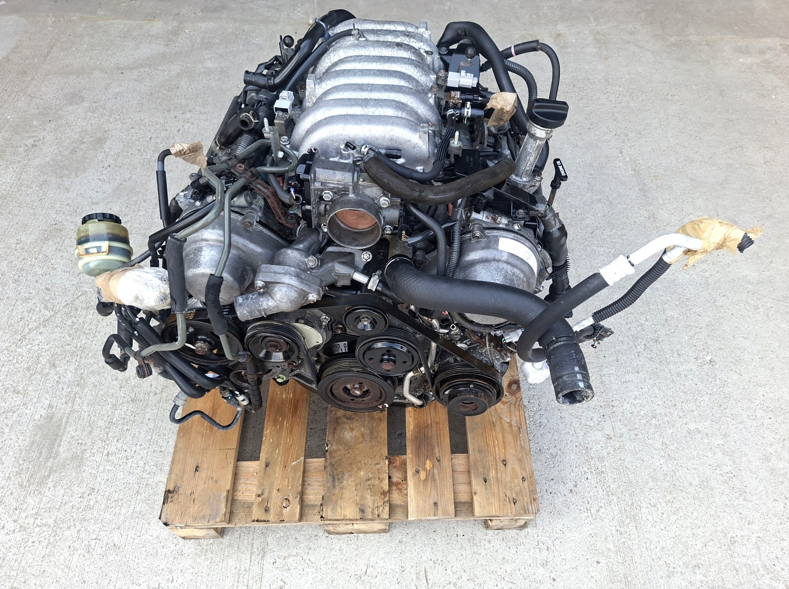 Kompletní motor — Lexus LS 4.3 V8, Skladom v EÚ — foto 1