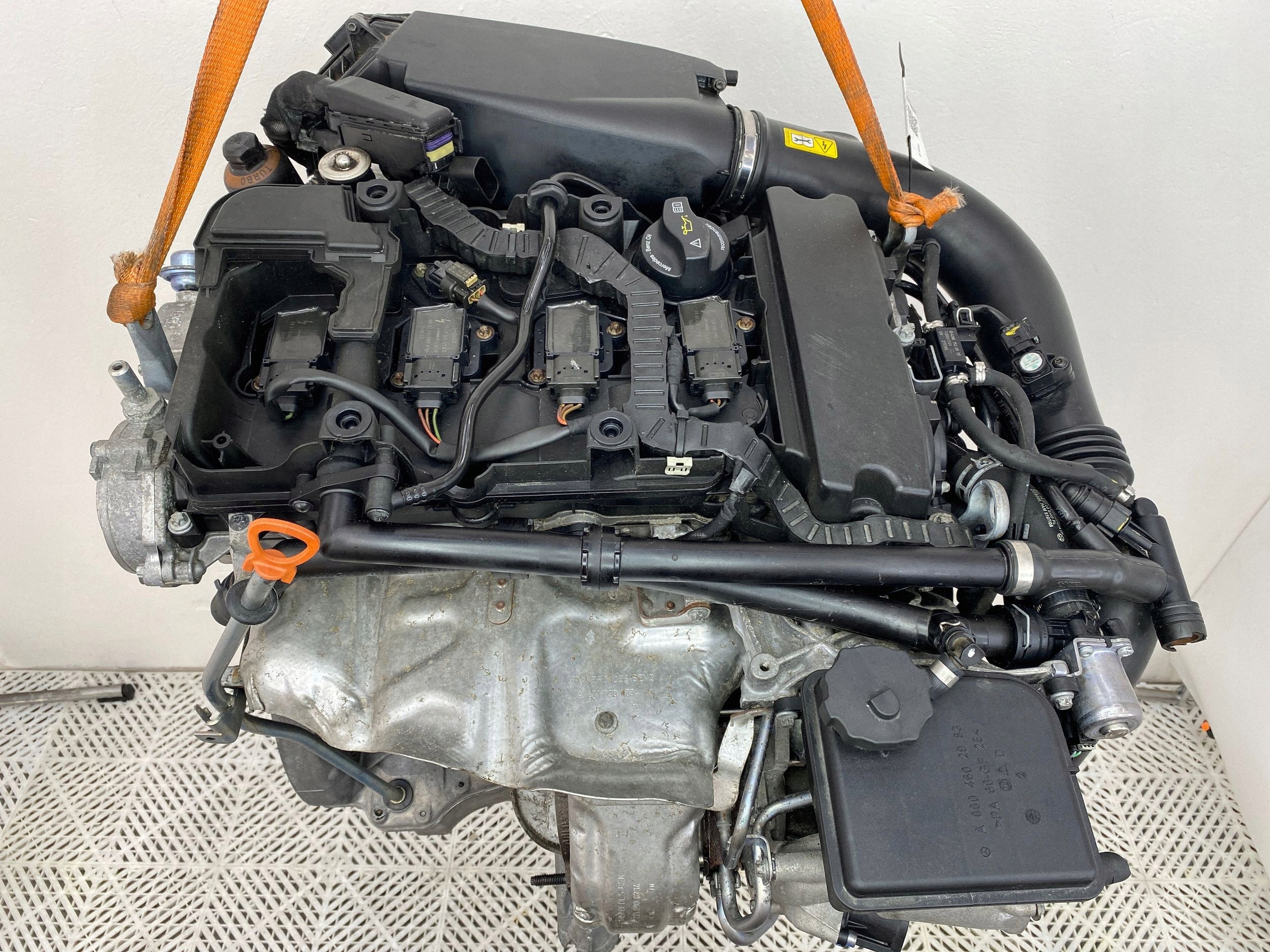 Kompletní motor — Mercedes-Benz C-Class 1.8, Skladom v EÚ — foto 1