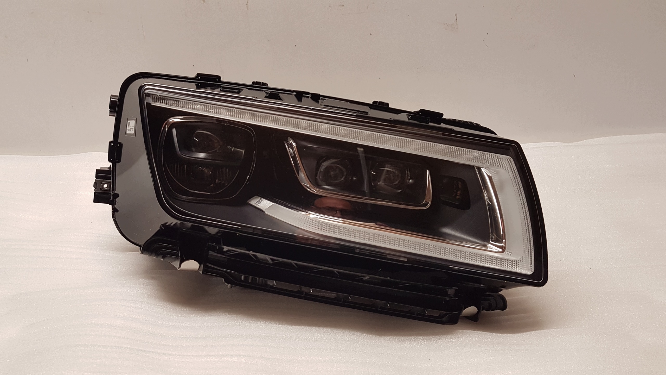 Světlomet — BMW, Skladom v EÚ — foto 1