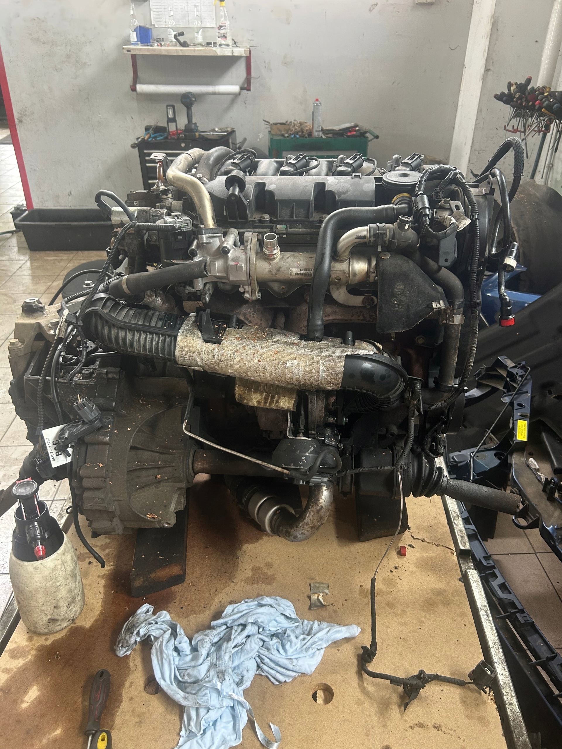 Kompletní motor — Ford C-Max 2.0 TDCI, Skladom v EÚ — foto 1