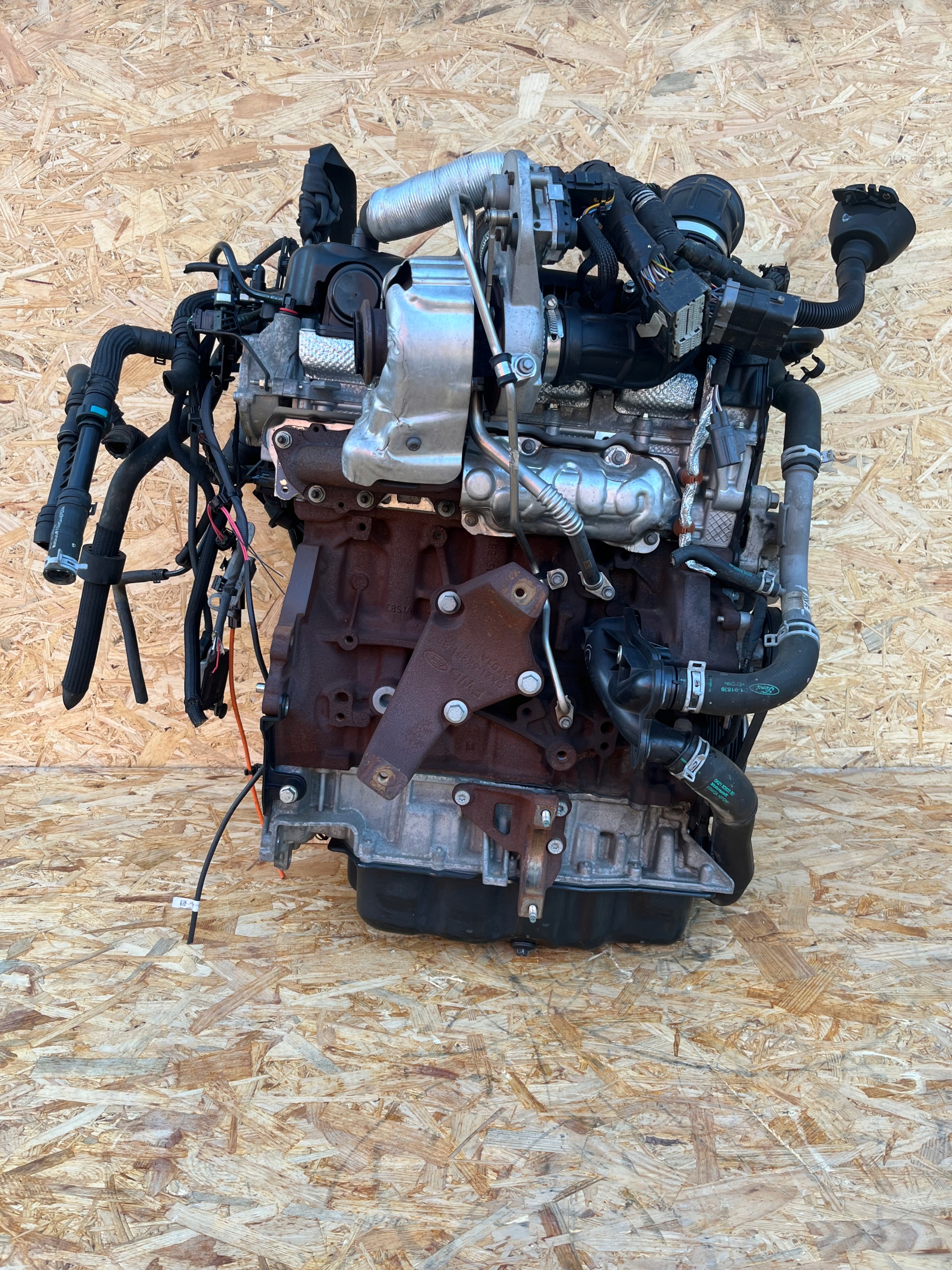 Kompletní motor — Ford Transit, Skladom v EÚ — foto 1 Kompletní motor — Ford Transit, Skladom v EÚ — foto 1