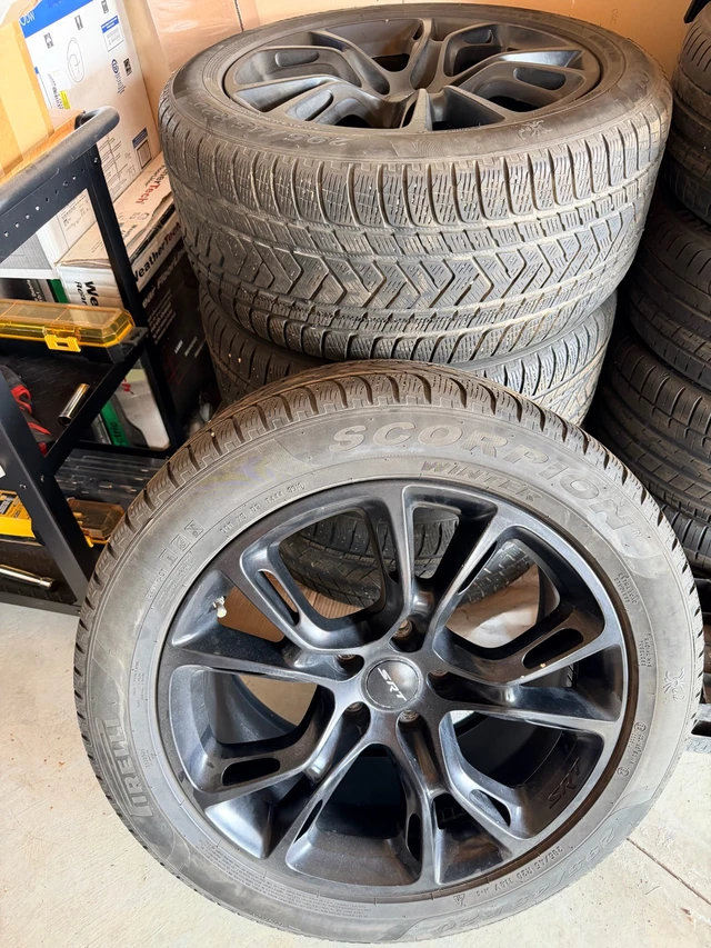 Kola — Jeep Cherokee, dovoz Kanada — foto 2 z 5