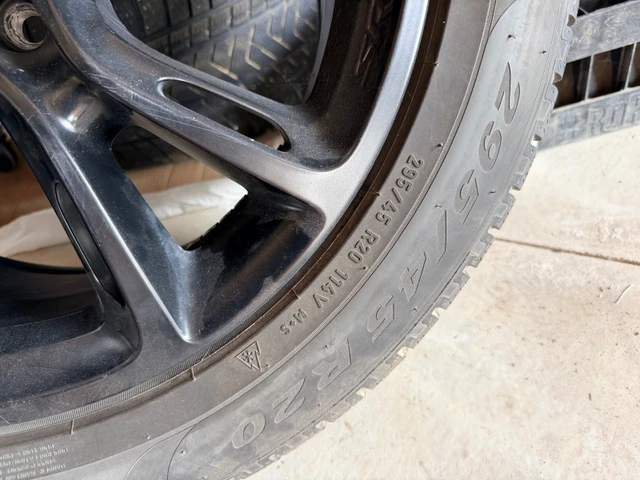 Kola — Jeep Cherokee, dovoz Kanada — foto 3 z 5