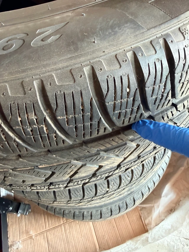 Kola — Jeep Cherokee, dovoz Kanada — foto 4 z 5
