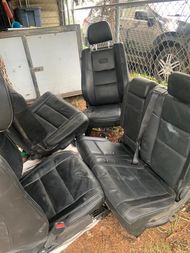Sedačky — Jeep Cherokee, dovoz Kanada — foto 1