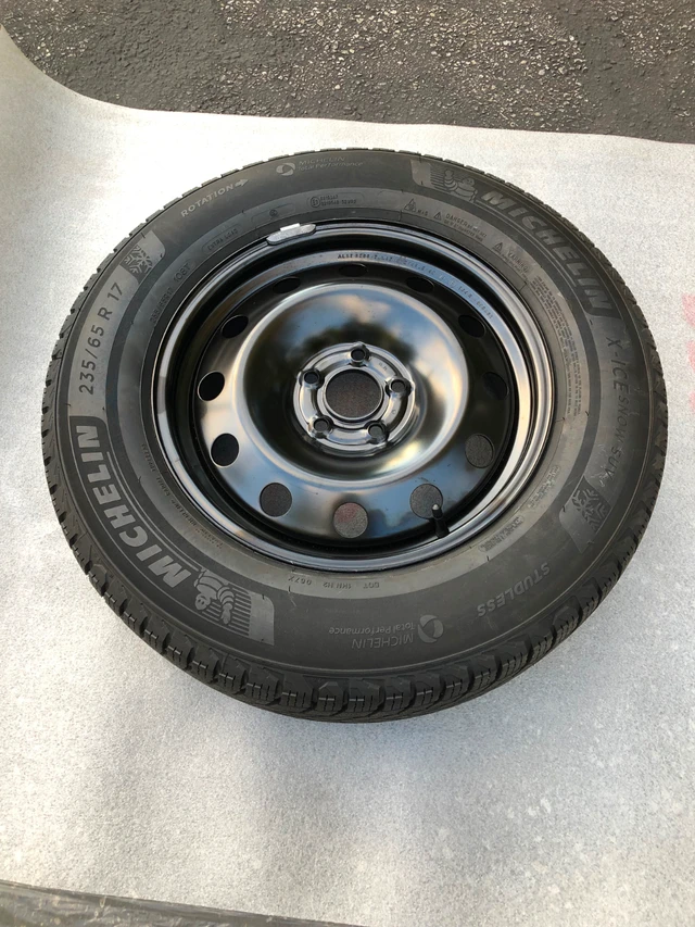 Pneumatiky — Hyundai Tucson, dovoz Kanada — foto 1