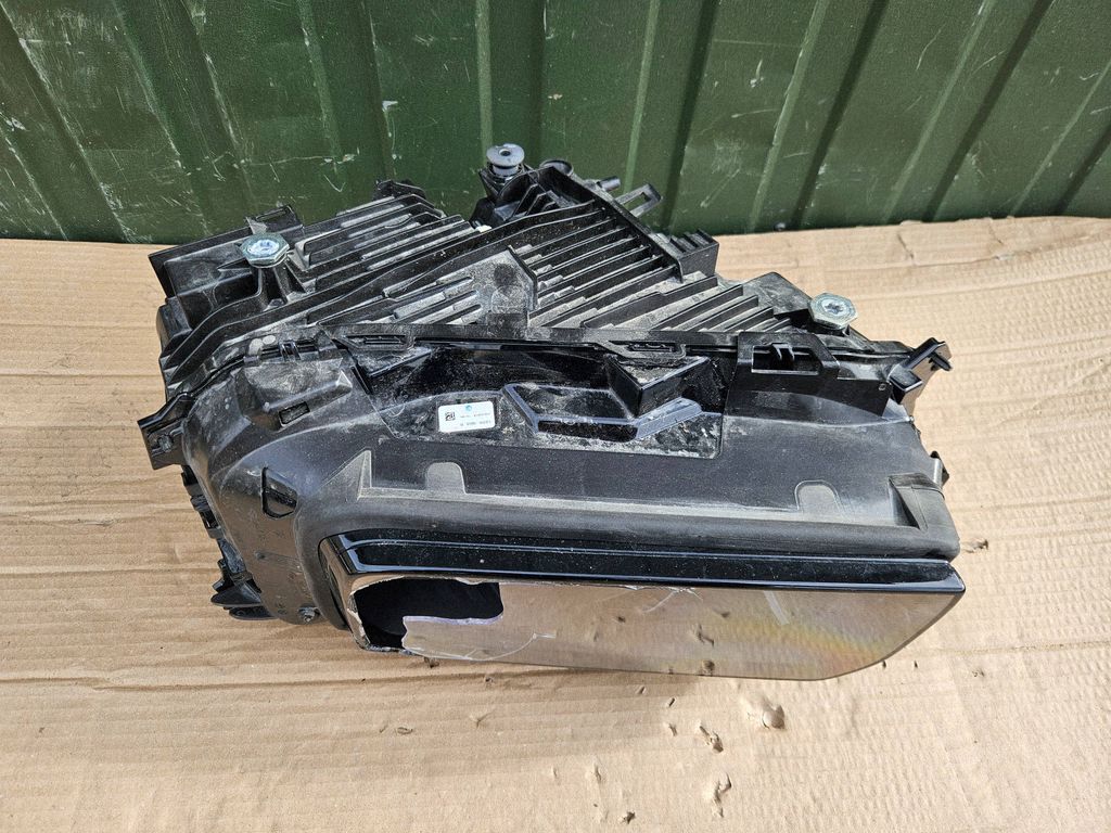 95C941034Q Porsche Macan (95C) světlomet, Skladom v EÚ — foto 1