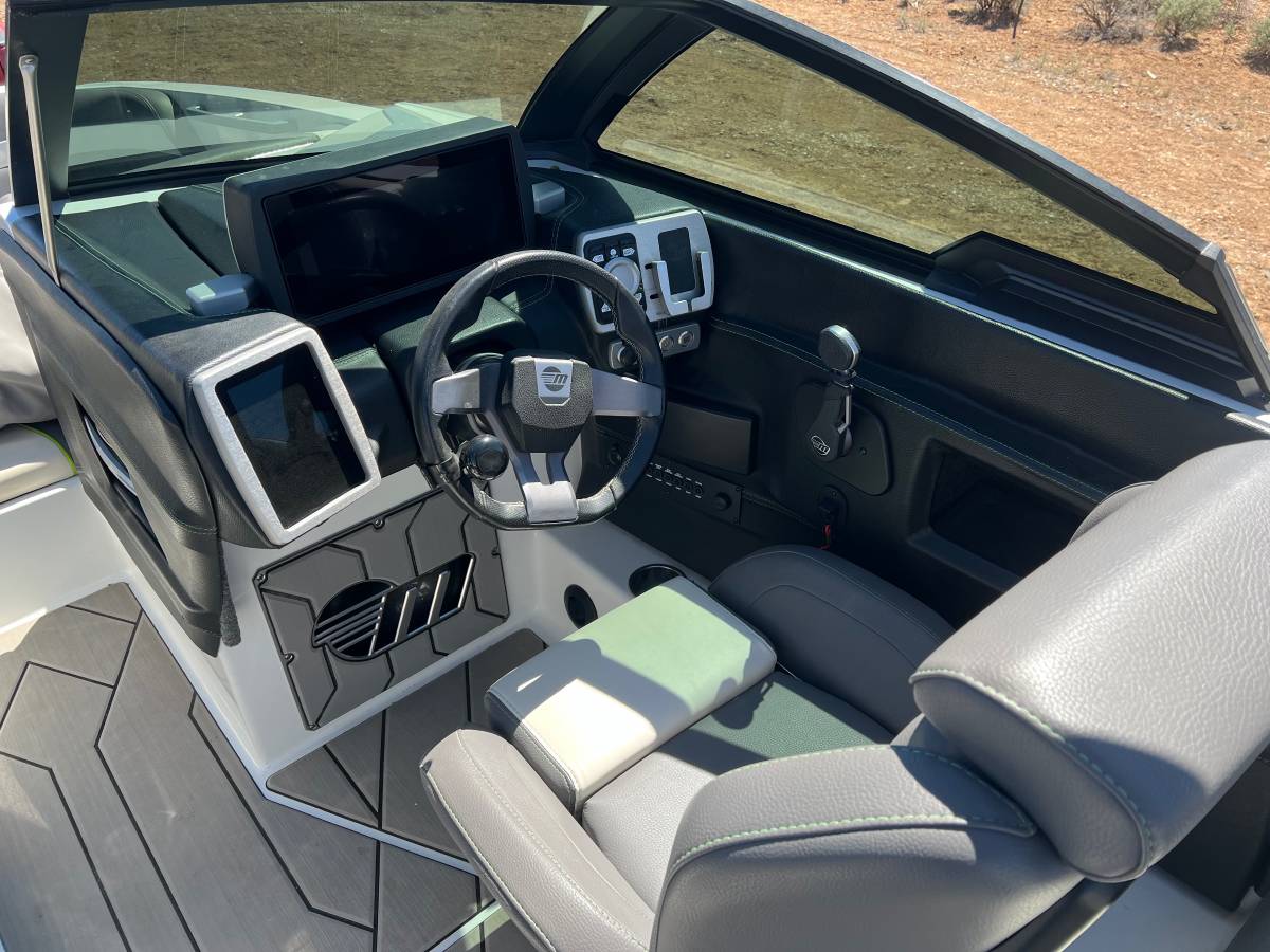 2020 Malibu, dovoz USA — foto 9 z 12