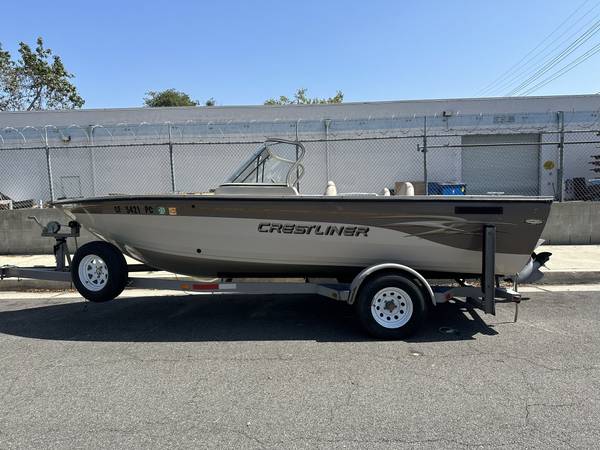 2002 Crestliner, dovoz USA — foto 2 z 12