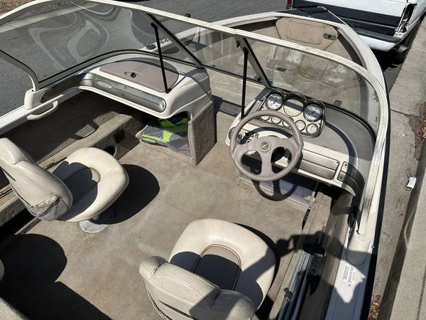 2002 Crestliner, dovoz USA — foto 6 z 12
