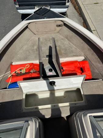 2002 Crestliner, dovoz USA — foto 7 z 12