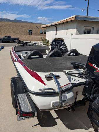 2014 Nitro, dovoz USA — foto 4 z 6