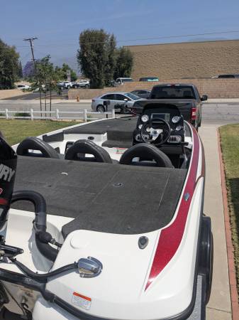 2014 Nitro, dovoz USA — foto 5 z 6
