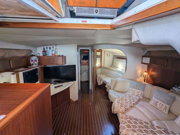 Sea Ray, dovoz USA — foto 1 z 12 Sea Ray, dovoz USA — foto 1 z 12