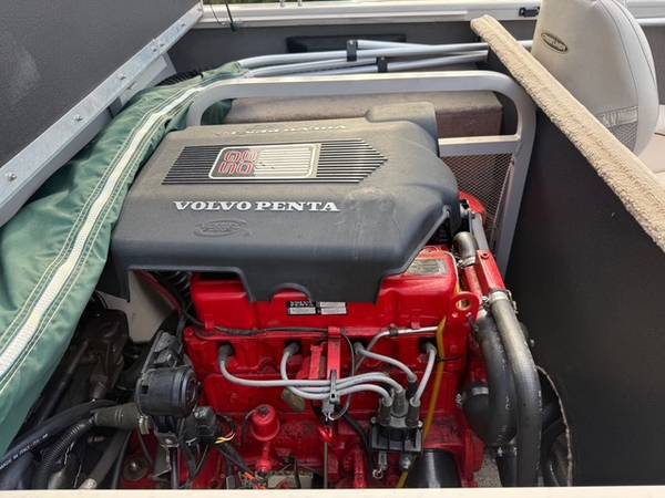 2002 Crestliner, dovoz USA — foto 4 z 8