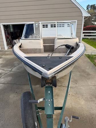 2002 Crestliner, dovoz USA — foto 5 z 8