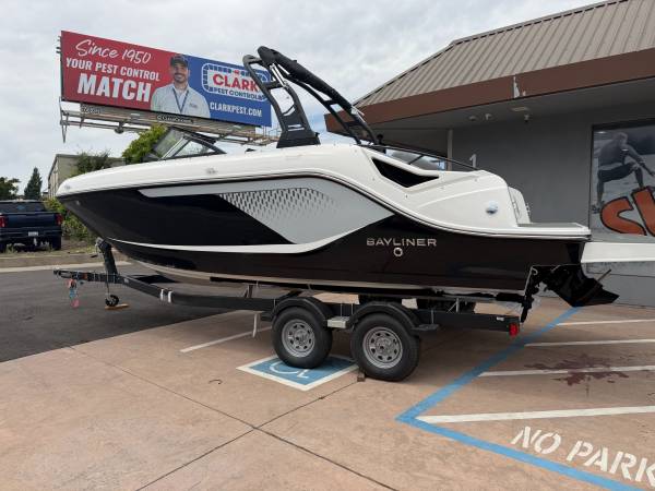 Bayliner, dovoz USA — foto 7 z 12