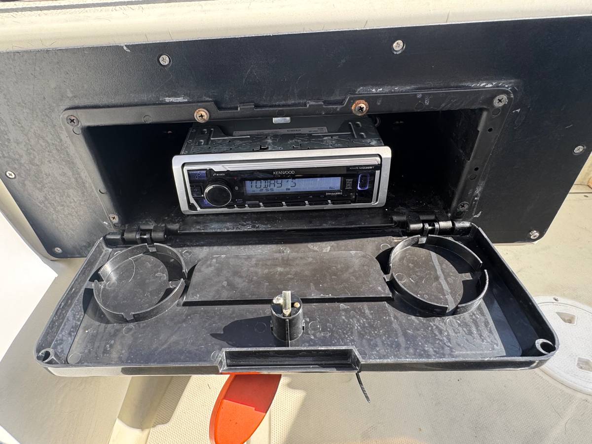 Boston Whaler, dovoz USA — foto 5 z 12